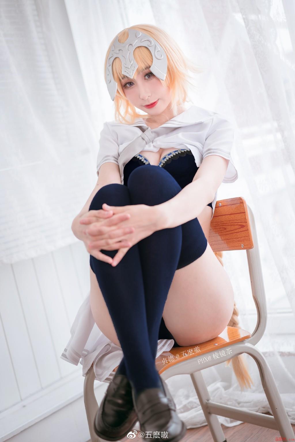 黑白贞德正片-品图吧