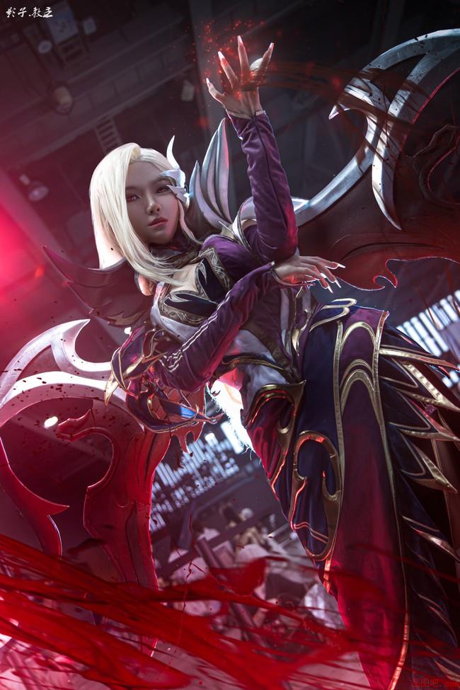 至尊魔女莫甘娜漫展场照-品图吧