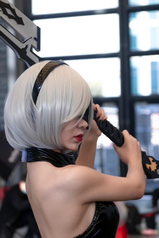 我希望某时可以以某种方式拯救所有人漫展场照-品图吧