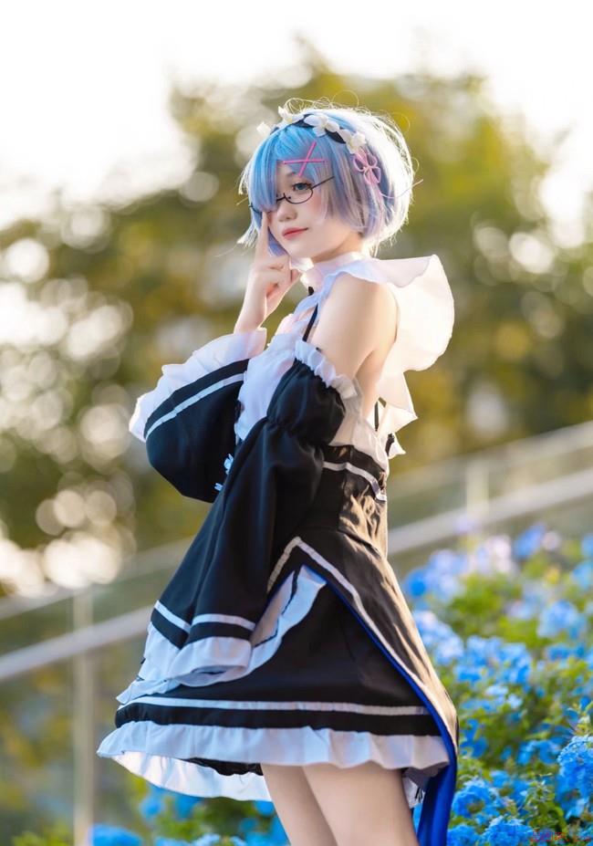 因为昴是蕾姆的英雄啊～漫展场照-品图吧