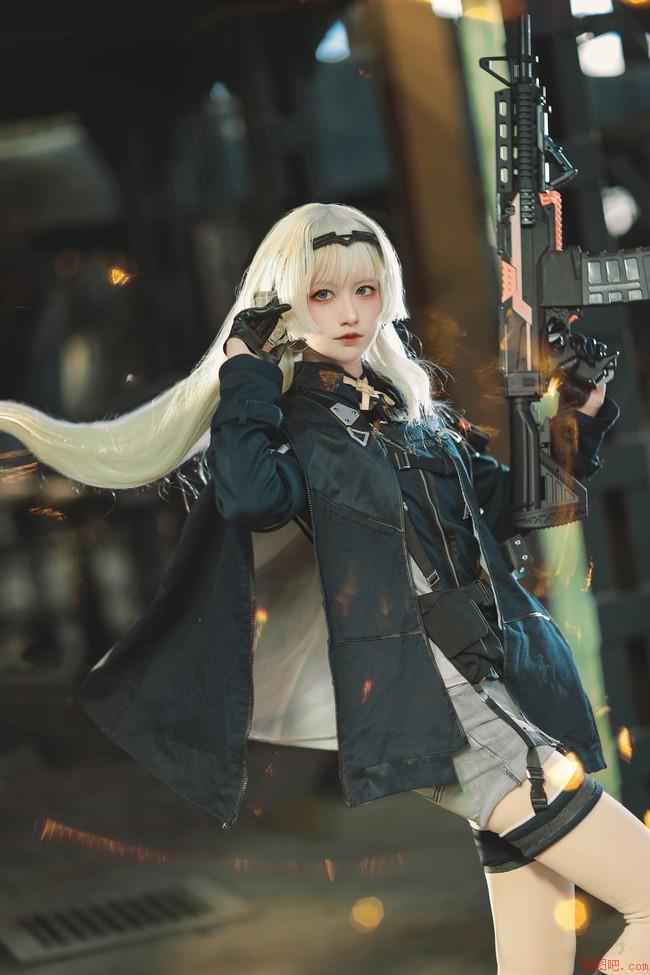 谁能拒绝战斗系白毛少女？漫展场照-品图吧