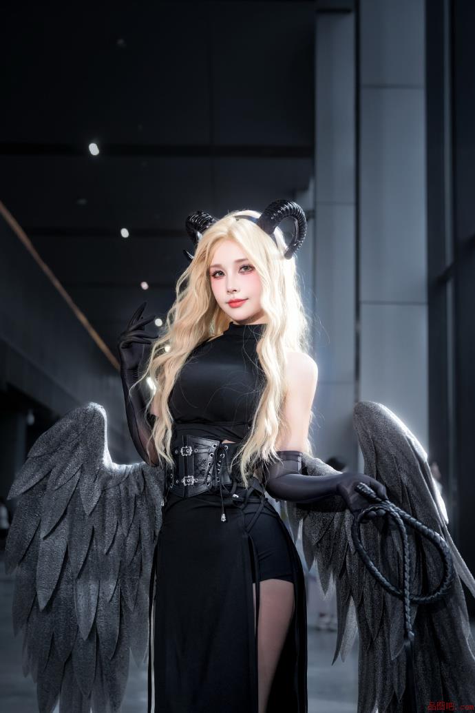 开始发漫展返图啦漫展场照-品图吧