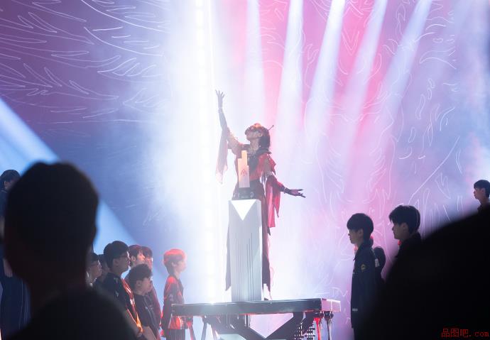 沙特赛场发现宁红夜大手办一只漫展场照-品图吧