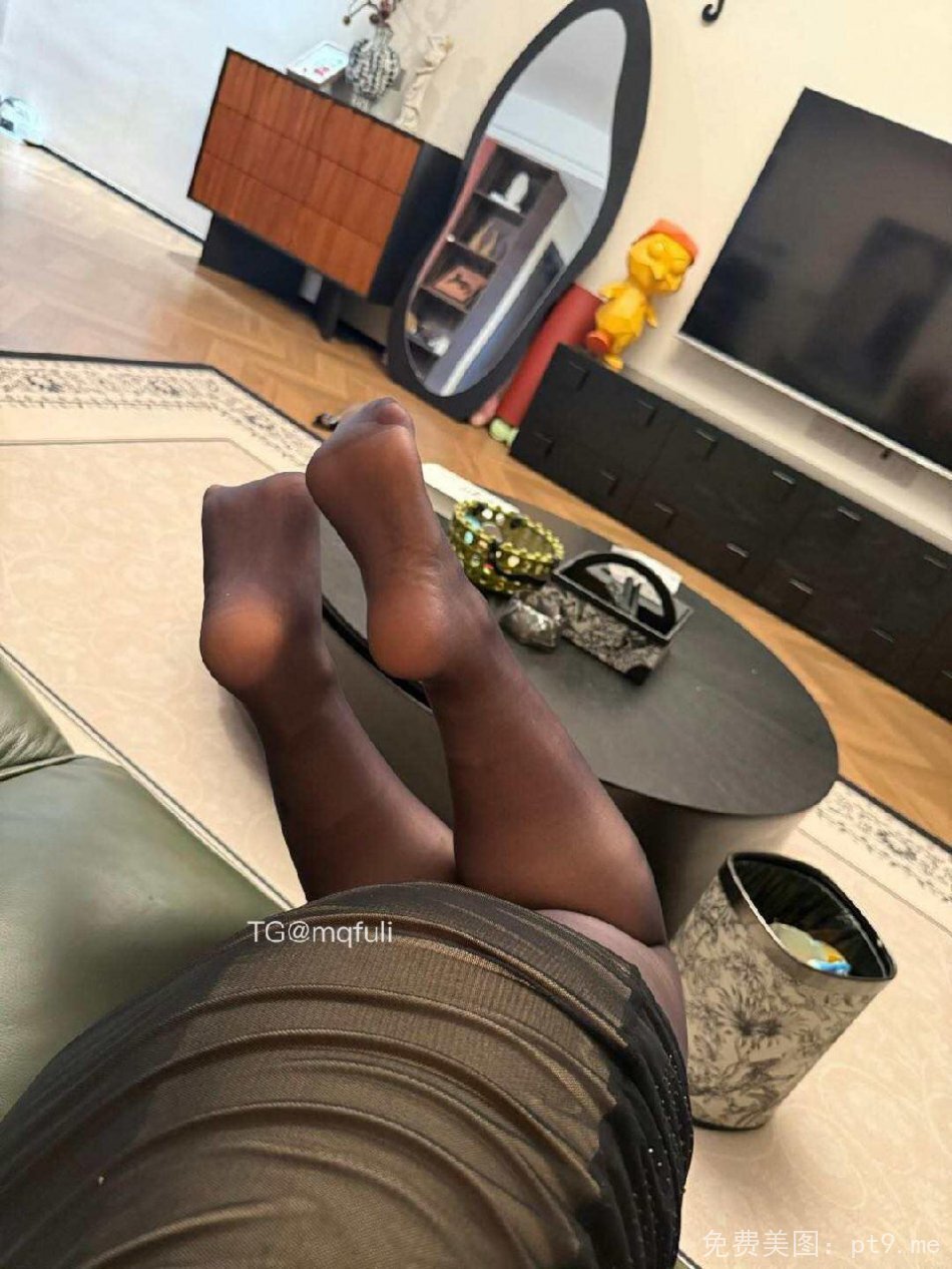 芳姨 2025-09-19 15:53:42 其实我挺喜欢回你消息的可你不主动-品图吧