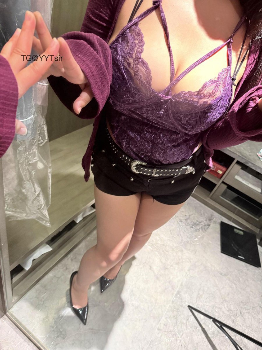 可爱多多杨 2025-08-14 21:22:21 五张精美紫色蕾丝战袍壁纸-品图吧